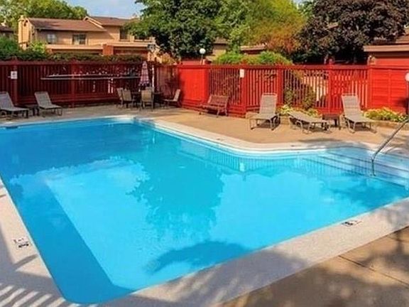 3rd image of 1079 Woodland Park Dr