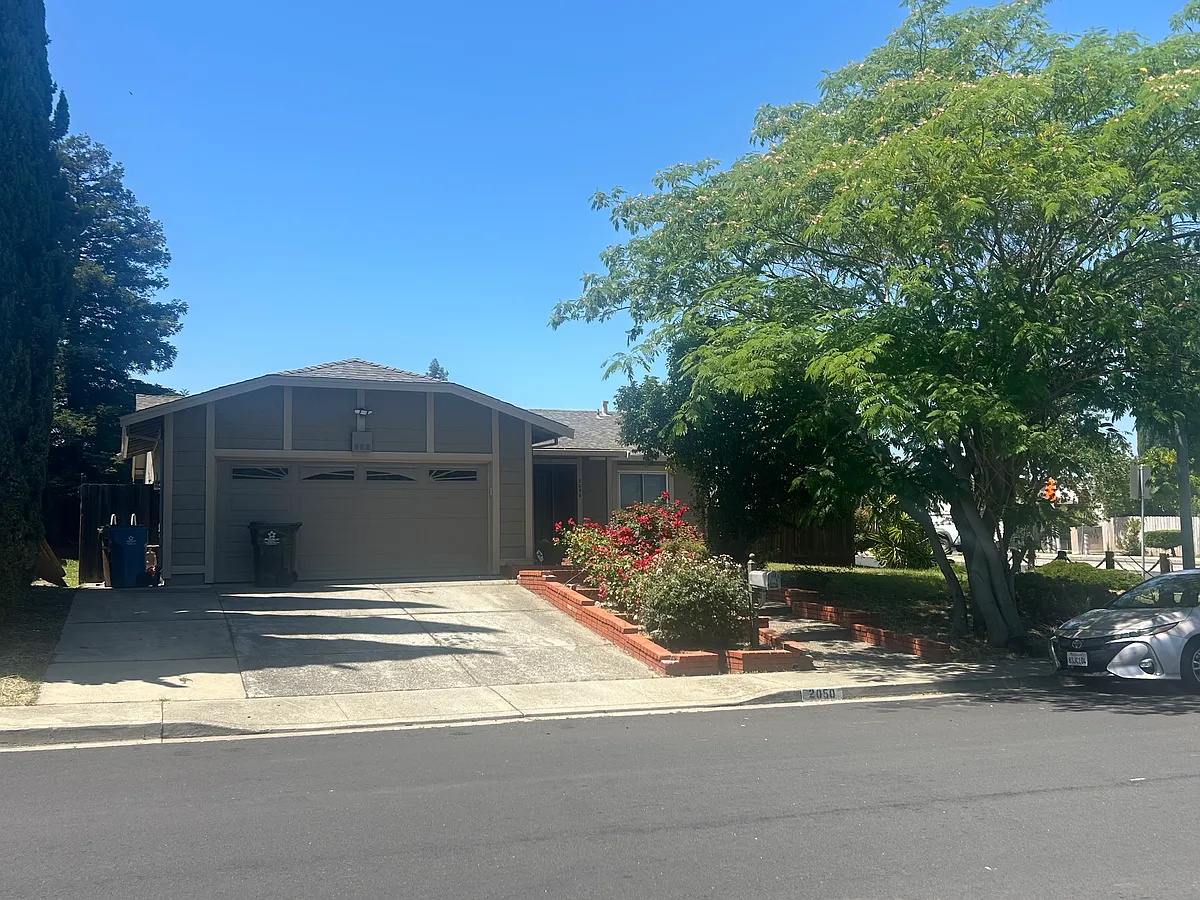 Building Photo - 2050 Mendocino Dr