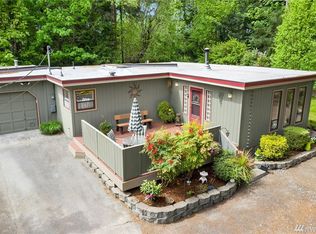 20433 39th Pl NE, Lake Forest Park, WA 98155