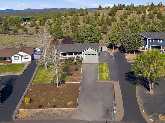 2nd image of 3082 NE Yellowpine Rd