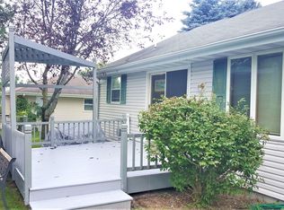 465 Oak Ridge Dr, Darien, WI 53114