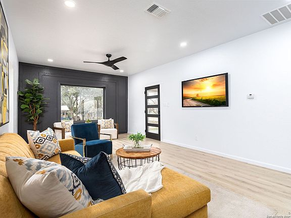 4th image of 1638 E Highland Blvd