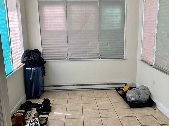 3rd image of 5454 Warrington Ave