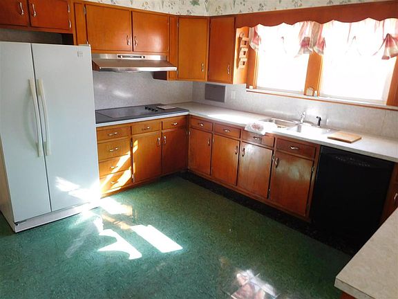 3rd image of 1513 Newton St