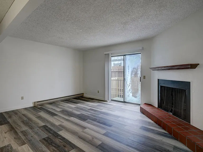 843 Sunset Ave #A — Photo 6