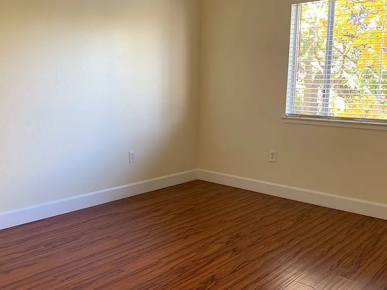 150 Center St #2 — Photo 5