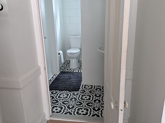 5th image of 174 North St #A