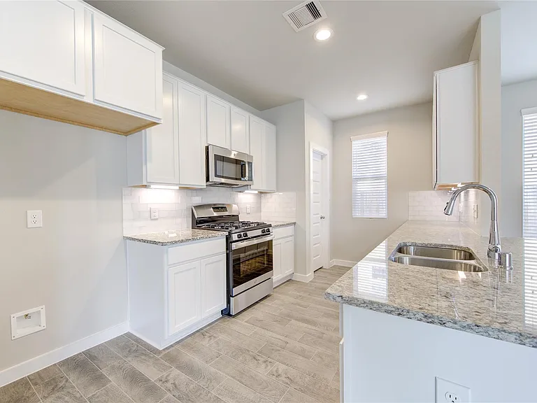 2623 Finley Ln — Photo 15