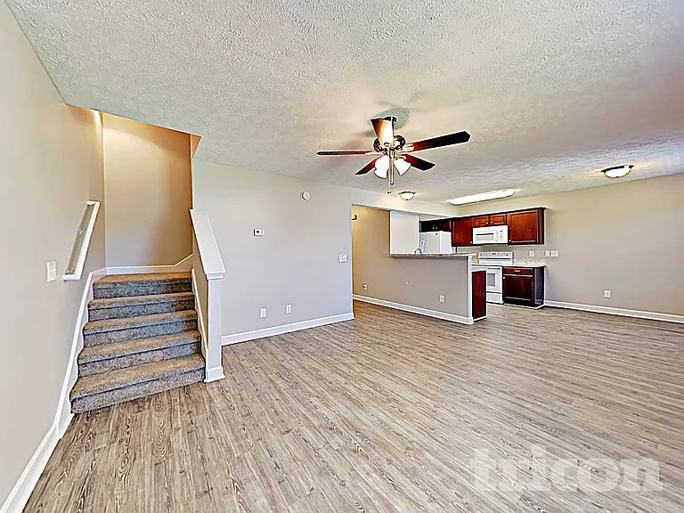 912 Tapoco Ct — Photo 4