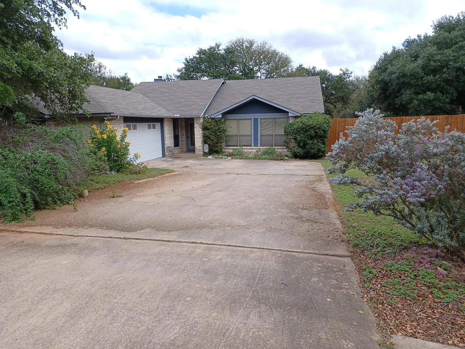 3 bed, 2054 sqft, $2,775 — Photo 2