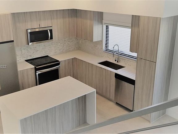 3rd image of 10543 SW 118th Ave #10543