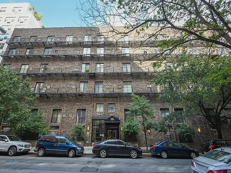 321 E 22nd St #6U — Photo 8