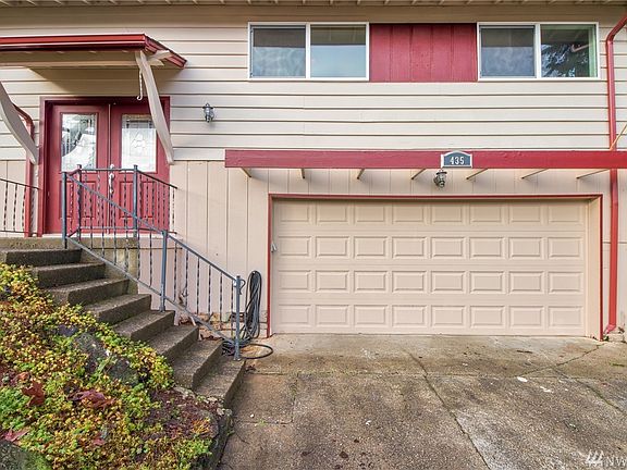 3rd image of 435 Holly Dr
