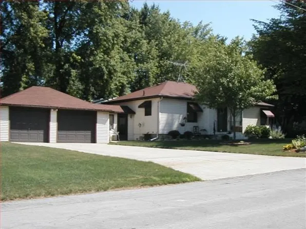 3365 Rypens Dr NW, Grand Rapids, MI 49534