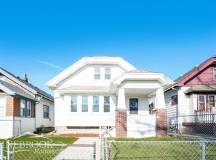 4905 N 37th St, Milwaukee, WI 53209