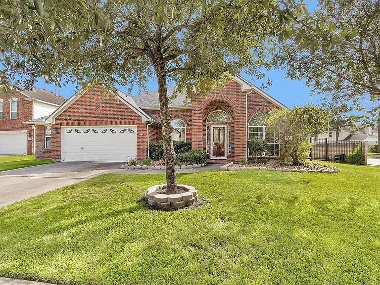 30015 Marion Meadow Ln — Photo 2
