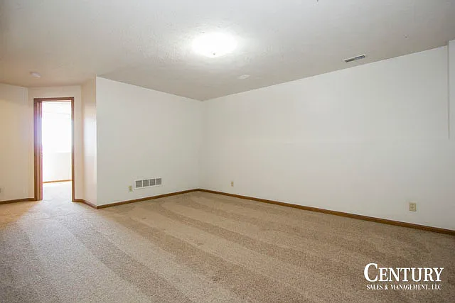 951 Furnas Ave — Photo 22