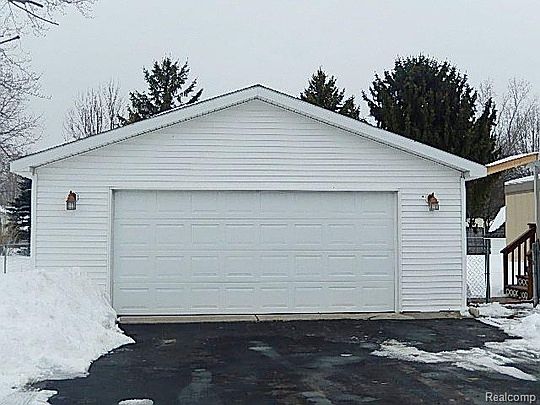 2nd image of 5757 Comanche Ln