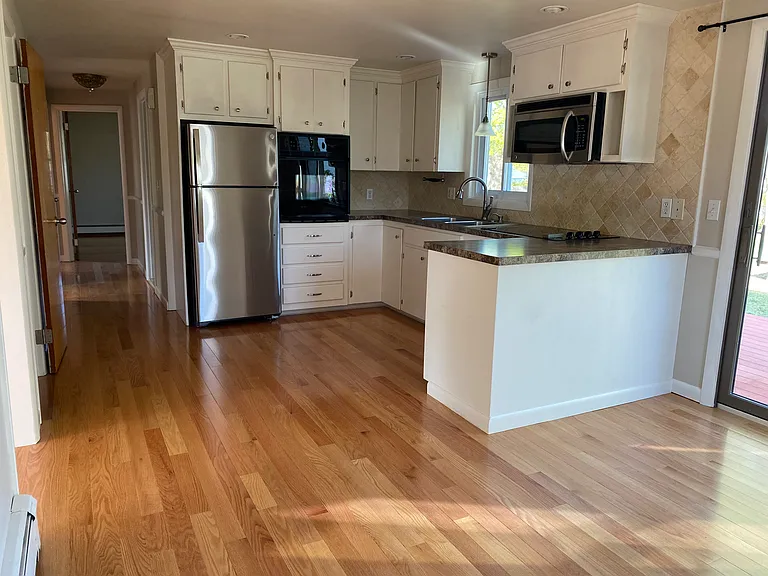 236 Spooner Ave — Photo 5