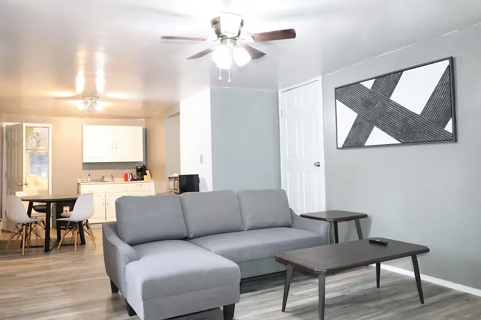 455 Pavonia Ave — Photo 1