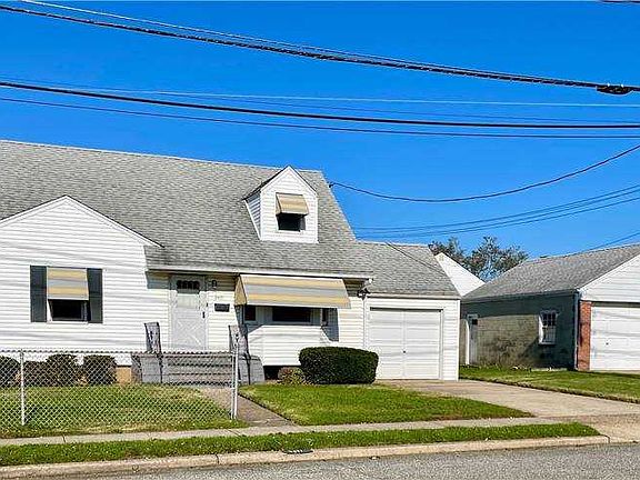 3rd image of 2471 Ramona St