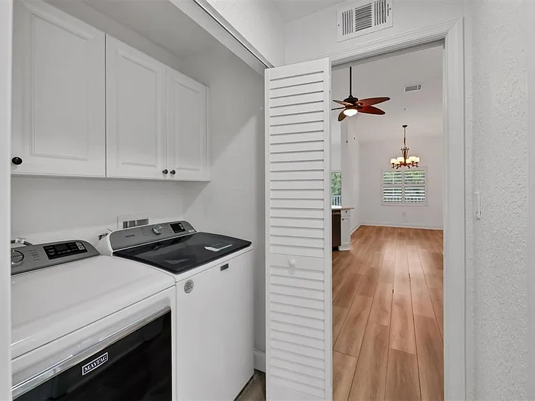 7269 Fountain Palm Cir — Photo 22