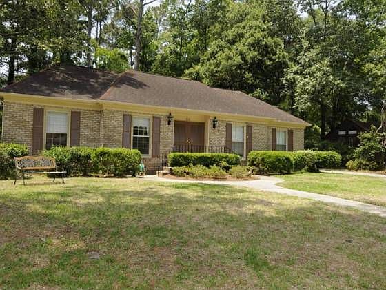 1st image of 212 Runnymede Ln