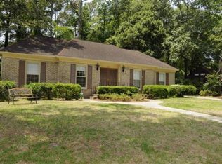 212 Runnymede Ln, Summerville, SC 29485