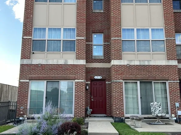 1815 Riverwoods Dr, Melrose Park, IL 60160