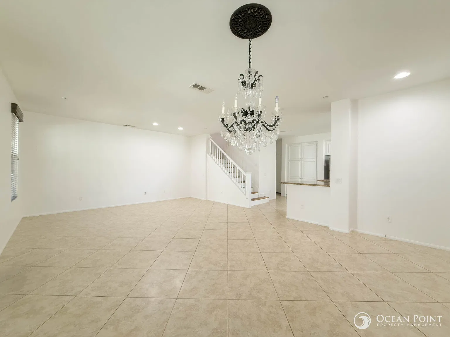 3 bed, 2.5 bath, 1963 sqft, $4,300 — Photo 2