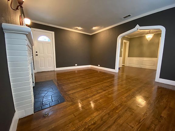 3rd image of 2752 Catherine St