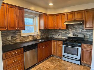 102-02 62nd Ave FLOOR 2, Forest Hills, NY 11375