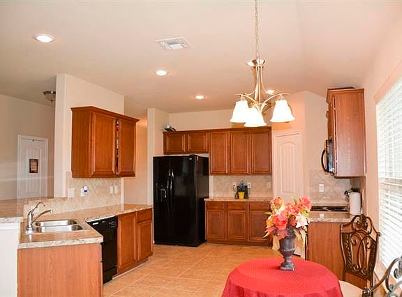 3rd image of 1300 Callalily Dr