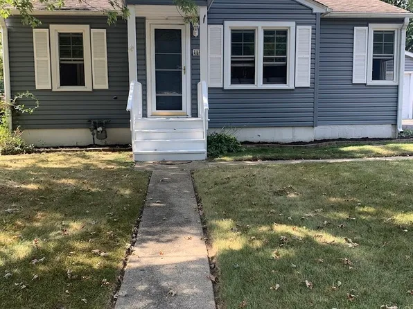 1109 Burr St, Lake In The Hills, IL 60156