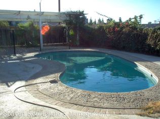 8237 Buckingham Pl, Riverside, CA 92504