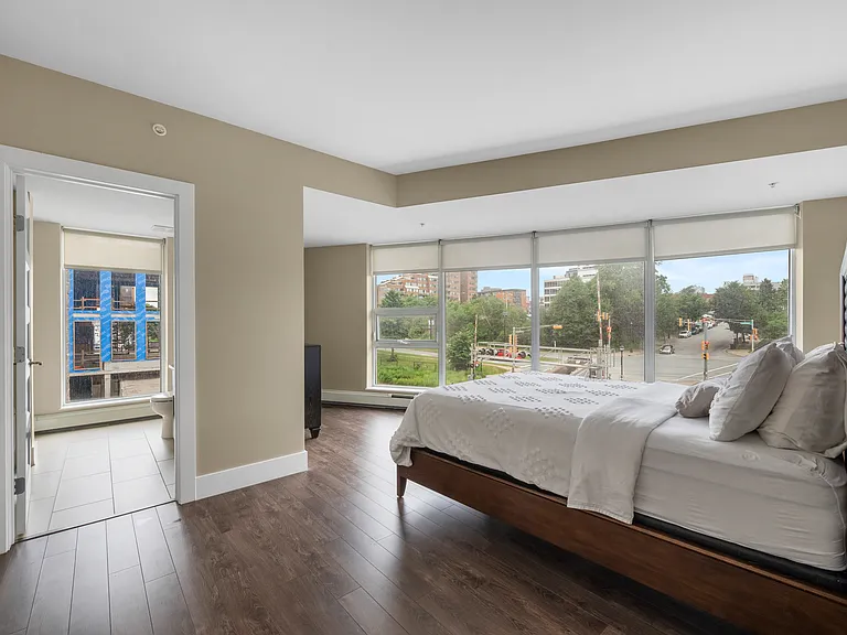 15 Kings Wharf Pl #206 — Photo 9
