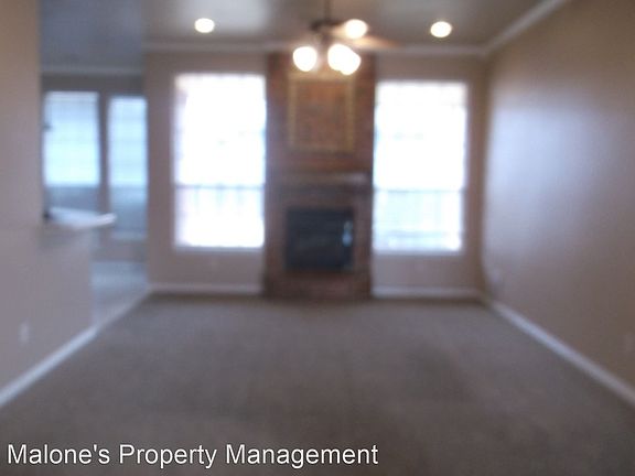 3rd image of 2504 Thomas Dr