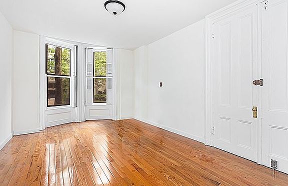 3rd image of 229 Ashland Pl #1