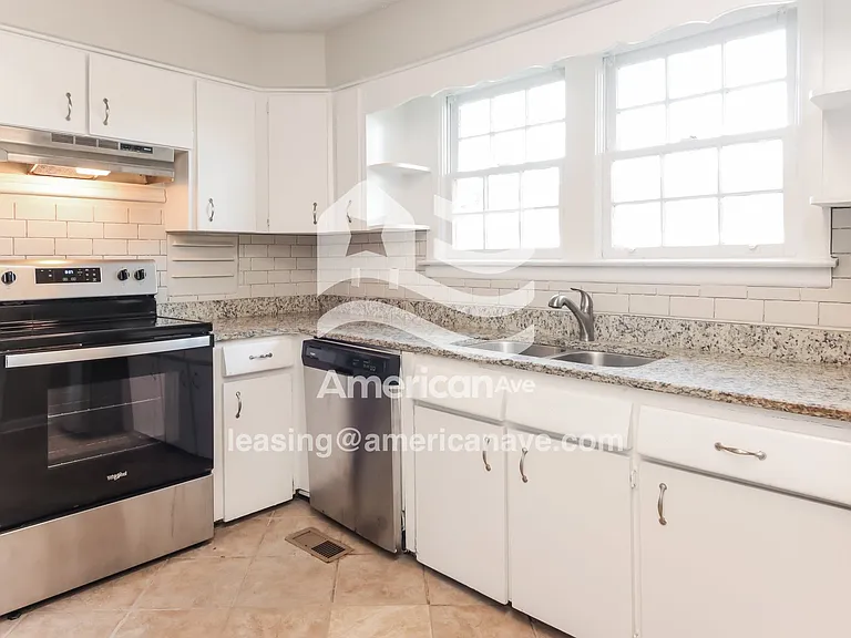 528571_005_kitchen_13948995.jpg