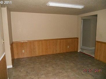 3rd image of 1104 Bradshaw Ln
