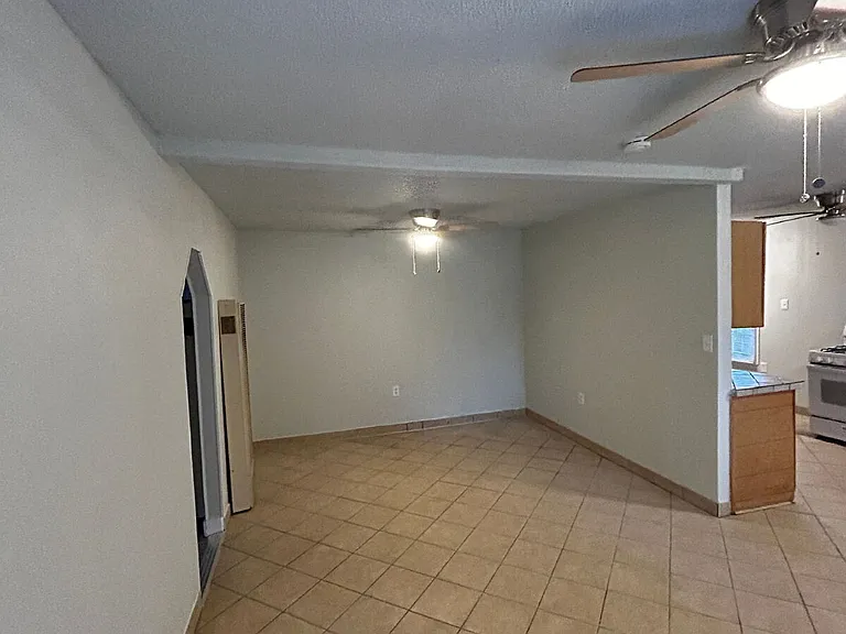 2403 22nd Pl — Photo 3