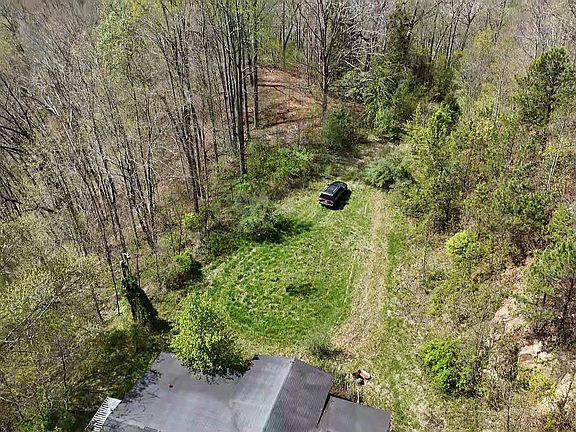 3rd image of 318 Lost Rd