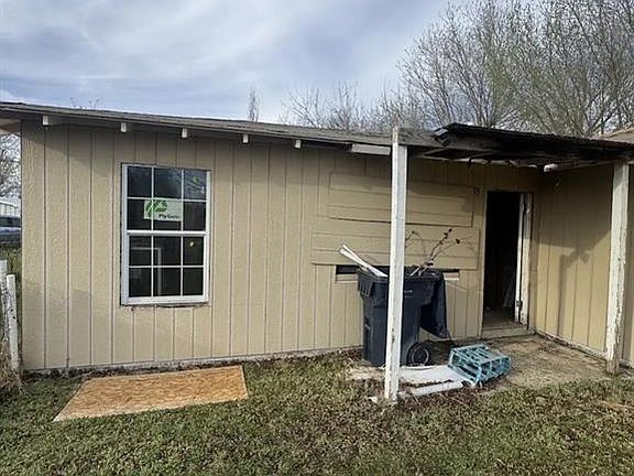 3rd image of 601 SE 39th St