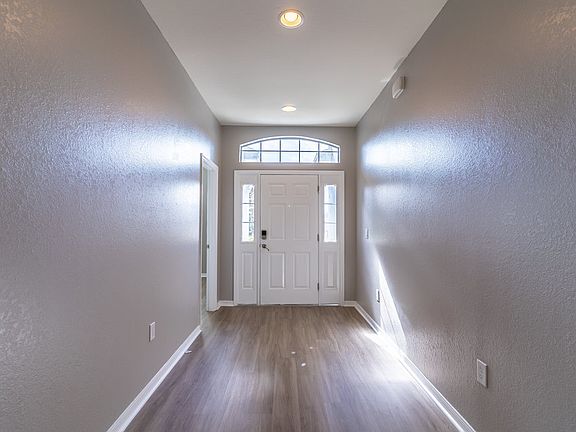 4th image of 461 Pheasant Dr