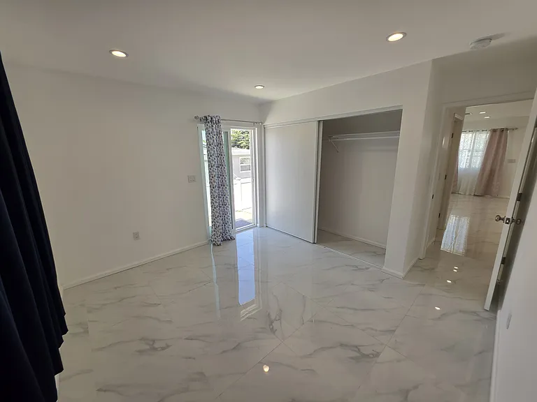 10924 Woodward Ave — Photo 12