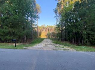438 Lawnes Neck Dr, Smithfield, VA 23430