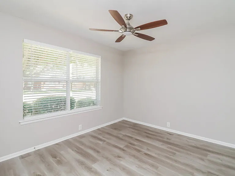 718 Reindeer Dr — Photo 13