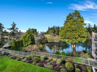 1085 Tillicum Rd #306, Esquimalt, BC V9A7M3