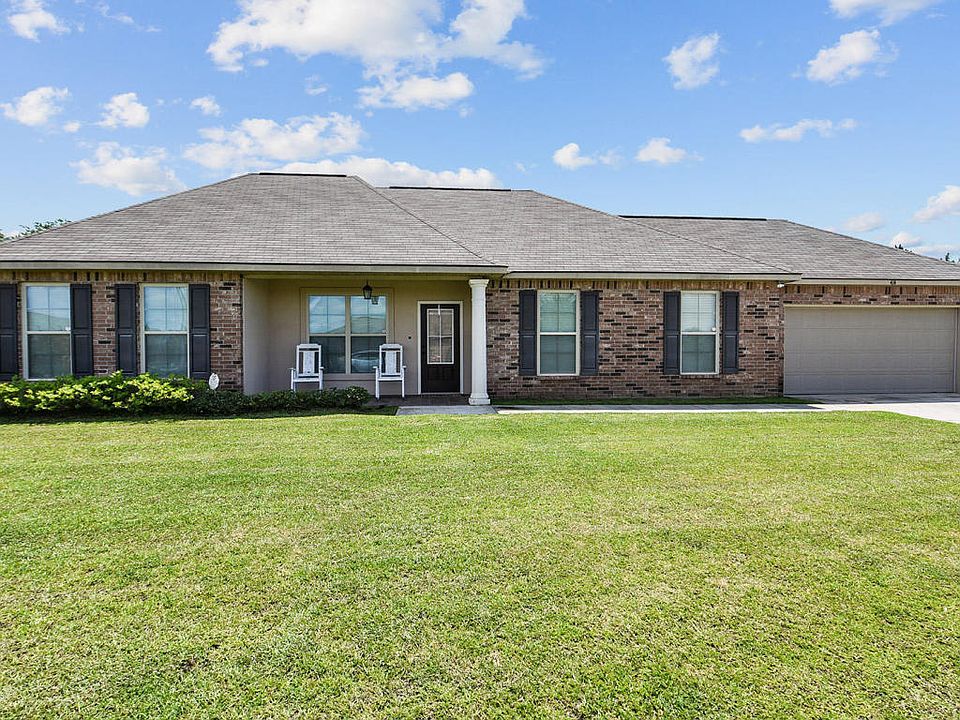 1st image of 414 Magnolia Knee Dr