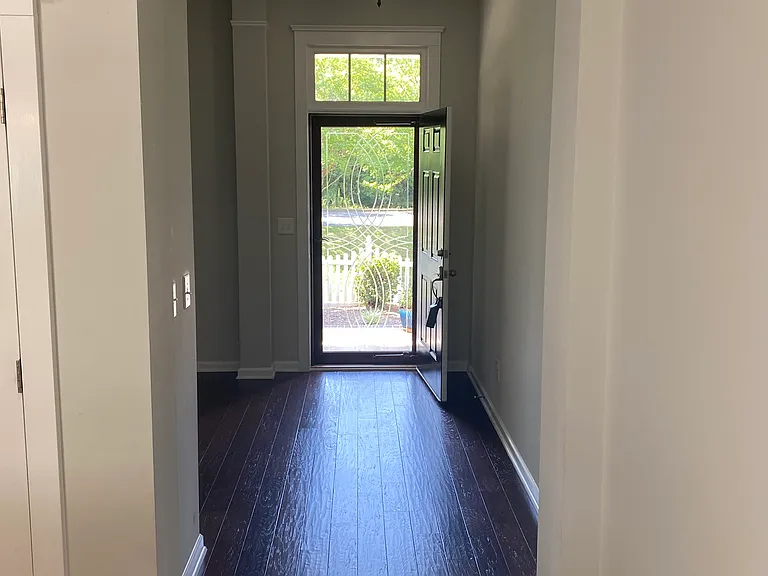 4221 Courtly Ln — Photo 9